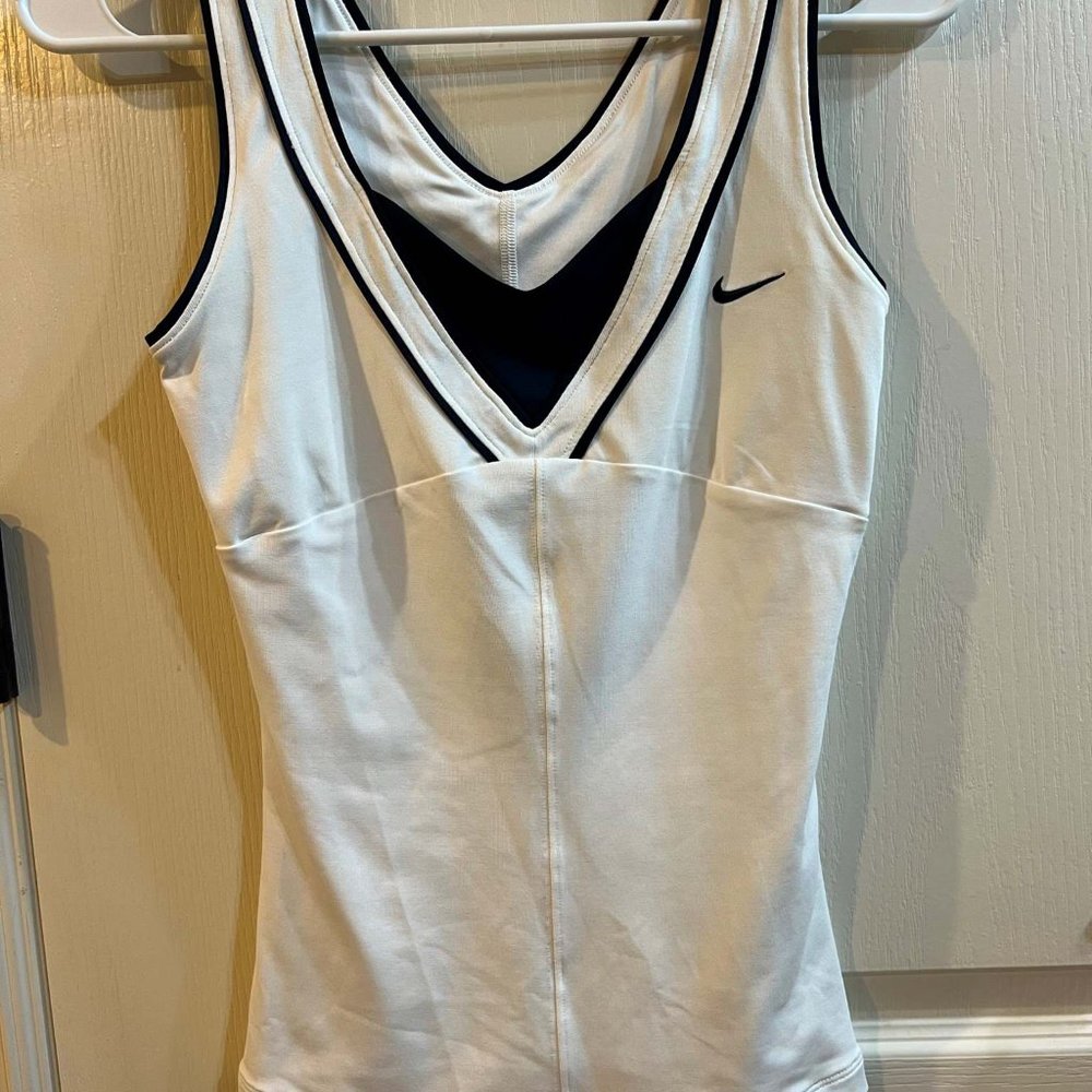 NWOT Nike Tennis Top